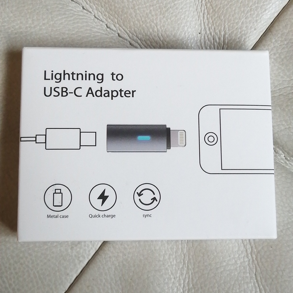 Brand New USB-C Adapter lightning to Minimalist Design